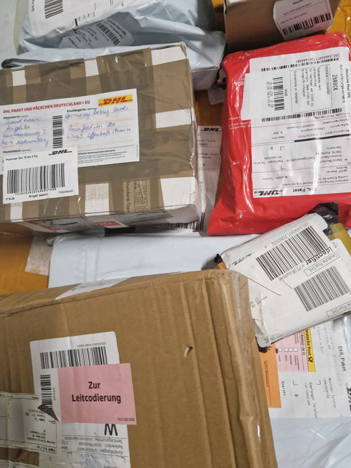 200 kg di pacchi non reclamati (pallet) 5 euro al chilo